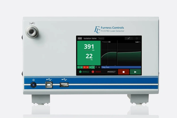 Un modelo con un comprobador de fugas